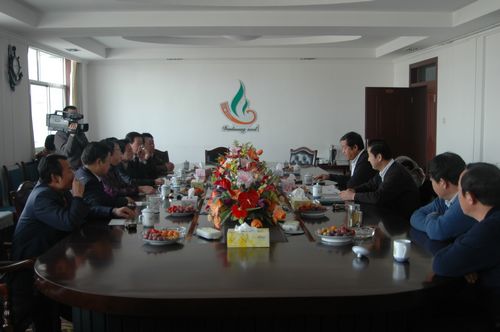 瓜州縣、金塔縣領(lǐng)導(dǎo)來公司慰問